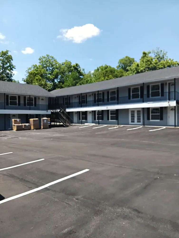 Custom yard cleanup service for residential properties across Jackson, MS - KG Detailing & Beaufing Lawn services