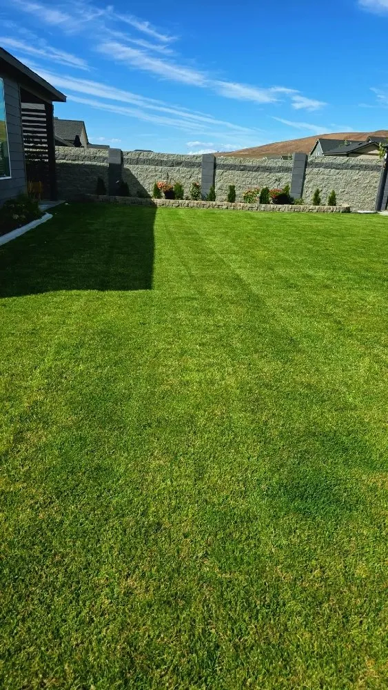 Custom outdoor landscaping in Kennewick, WA by K&I Mowing Services