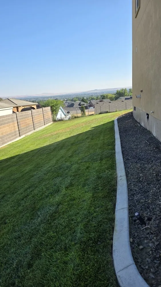 Trusted yard maintenance for beautiful yards in Kennewick, WA by K&I Mowing Services