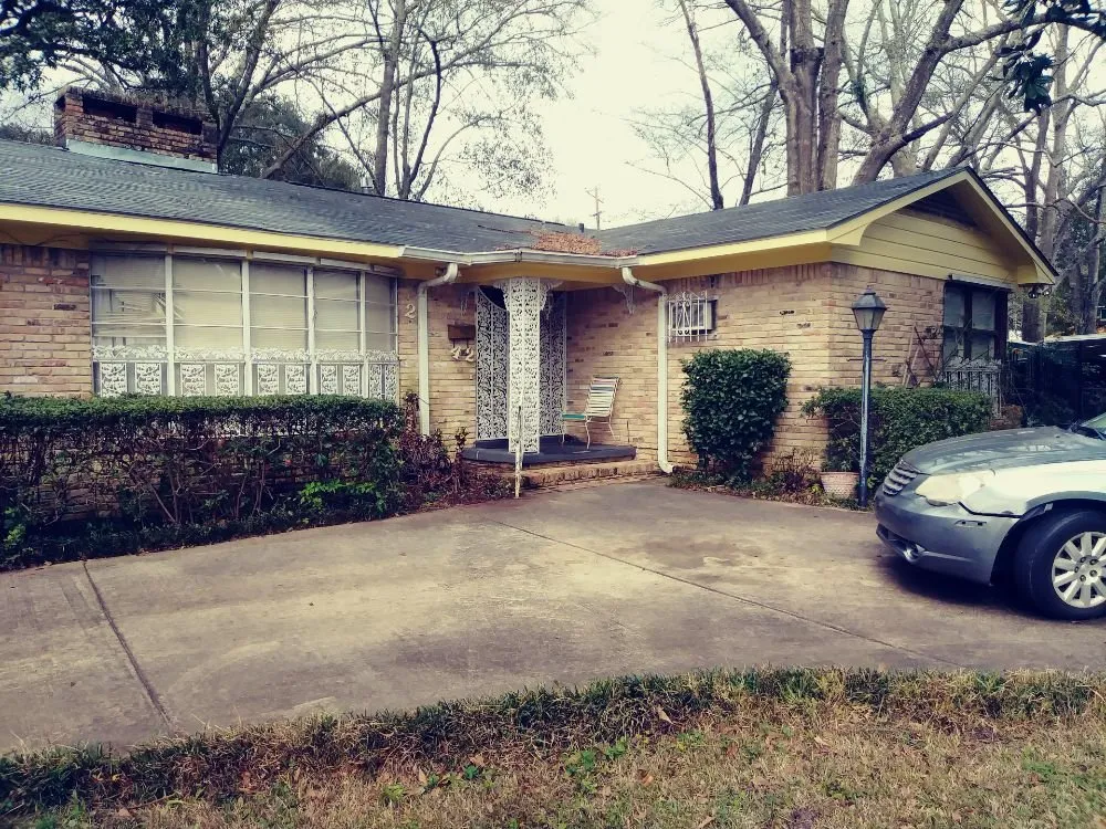 Expert lawn mowing service in Theodore, AL - KIC Services