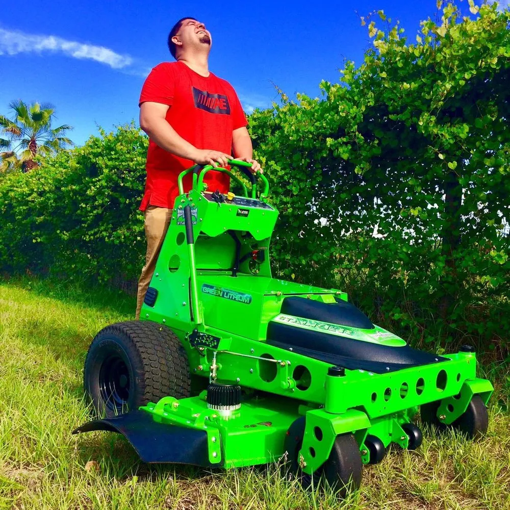 Local residential landscaping experts serving Ruskin, FL - Kick Gas Lawn Care