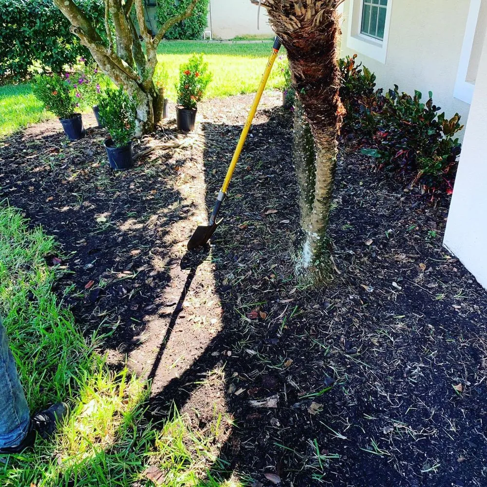 Local garden landscaping experts serving Ruskin, FL - Kick Gas Lawn Care