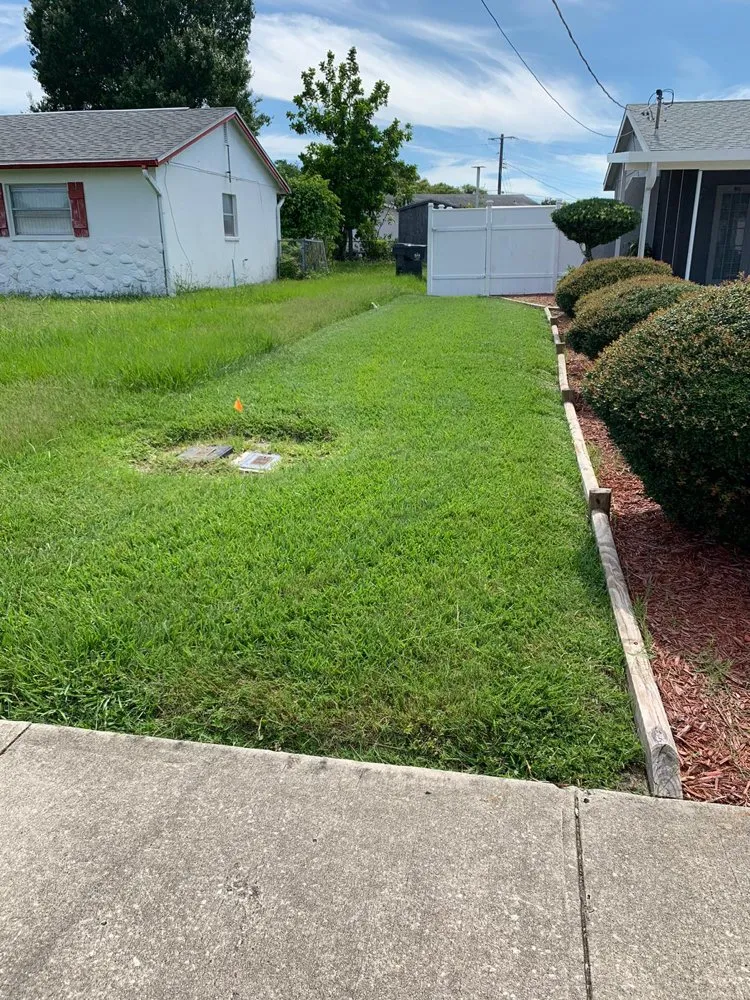 Top-rated residential landscaping in Ruskin, FL by Kick Gas Lawn Care