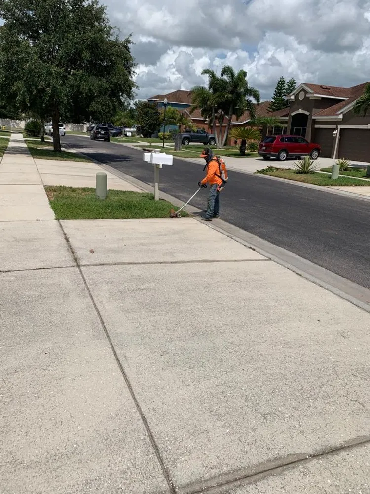 Expert lawn care service in Ruskin, FL by Kick Gas Lawn Care