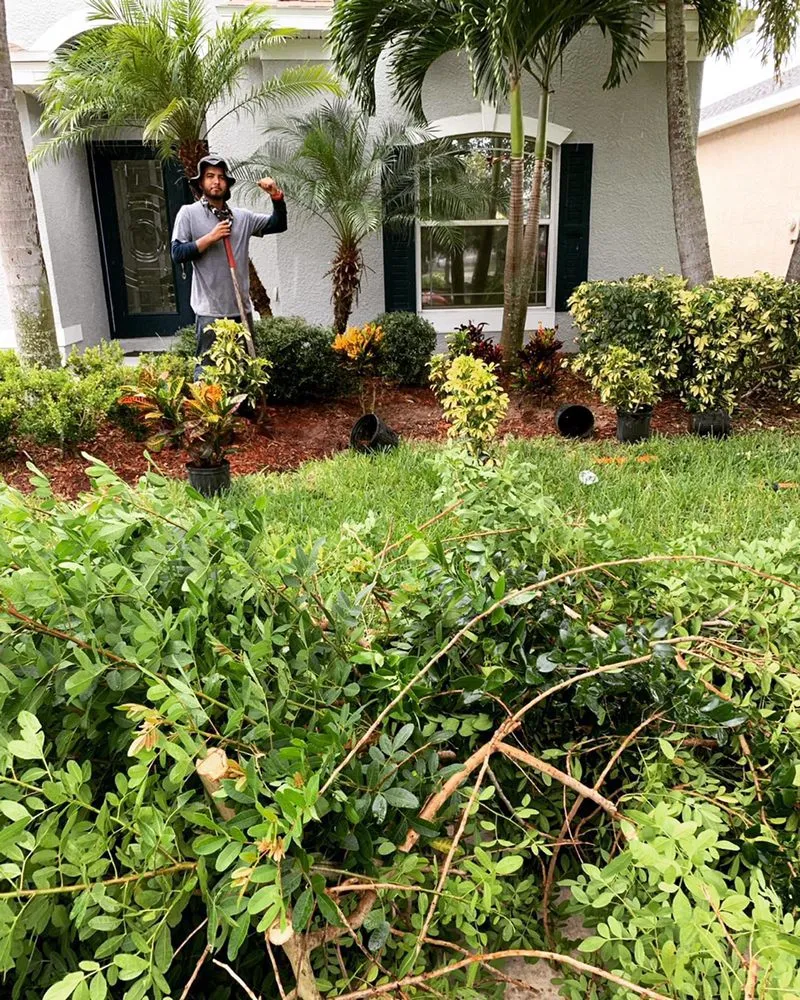 Affordable landscaping services in Ruskin, FL by Kick Gas Lawn Care