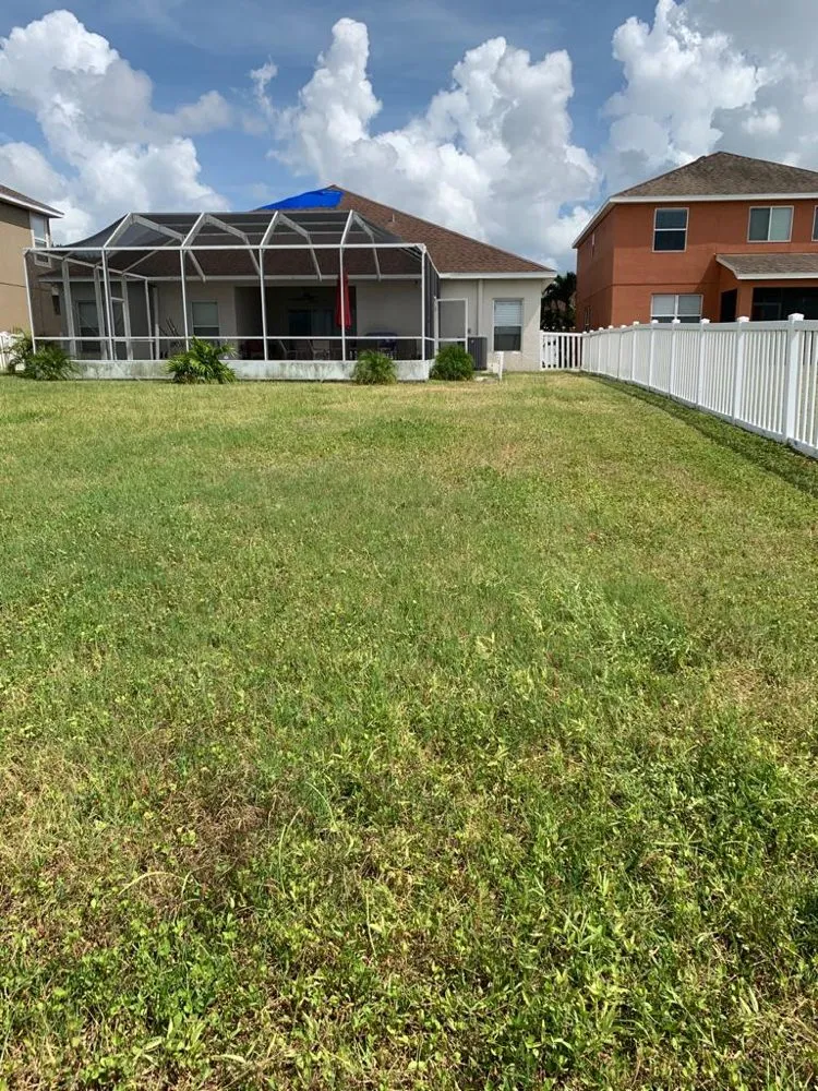 Custom yard maintenance in Ruskin, FL by Kick Gas Lawn Care