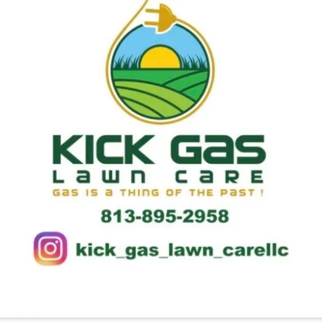 Local lawn mowing service in Ruskin, FL by Kick Gas Lawn Care