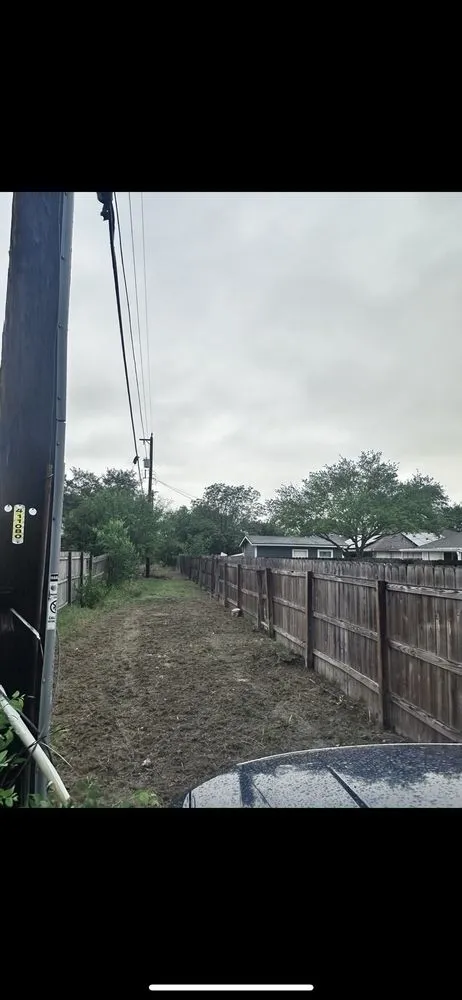 Expert lawn care service near you in San Antonio, TX by Kickin’ Grass Lawncare & Tree Services