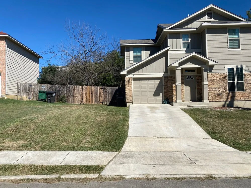 Expert lawn care service experts serving San Antonio, TX - Kickin’ Grass Lawncare & Tree Services