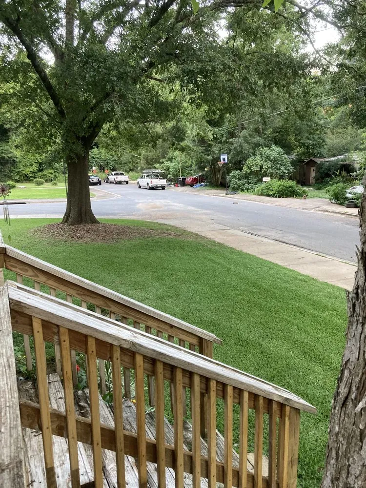 Professional lawn care service in Crawfordville, FL by Kicking Grass Cheap