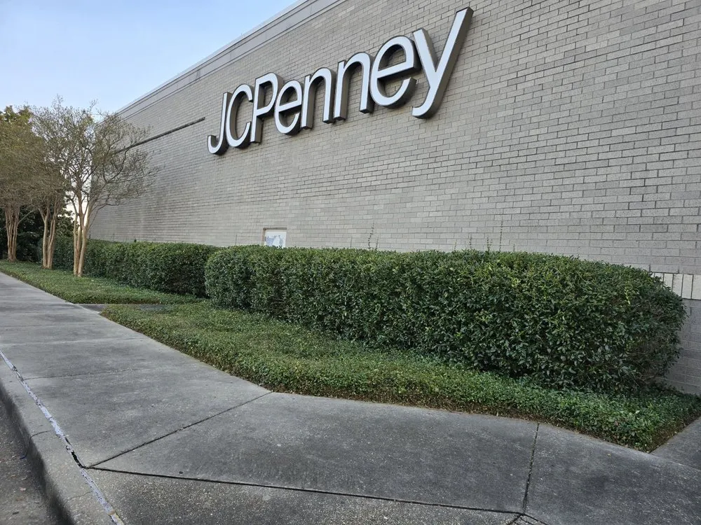 Reliable lawn mowing service for homes across Walker, LA - Kidd’s Landscape