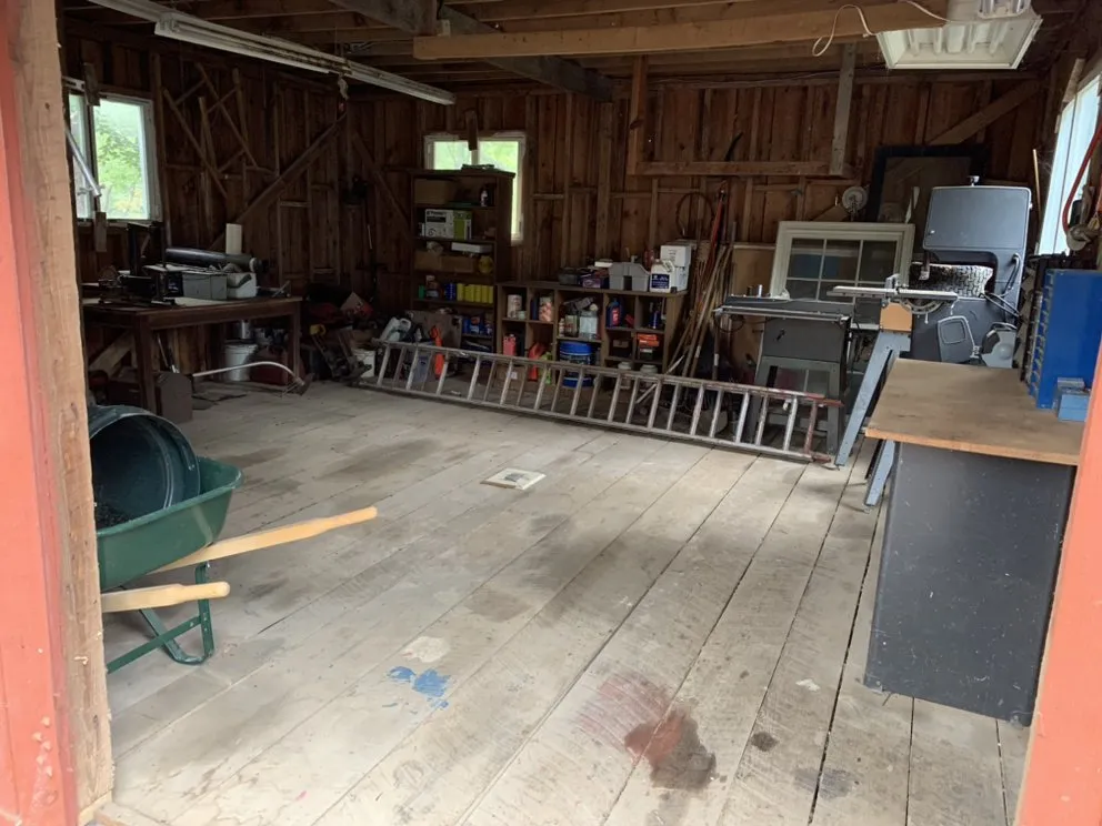 Top-rated lawn mowing service in Crossville, TN by Kilgore Clean Up Crew