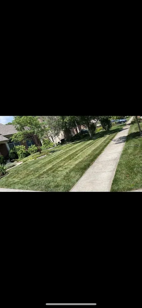 Professional landscaping services for residential properties in Urbancrest, OH by Killen Weeds Landscaping