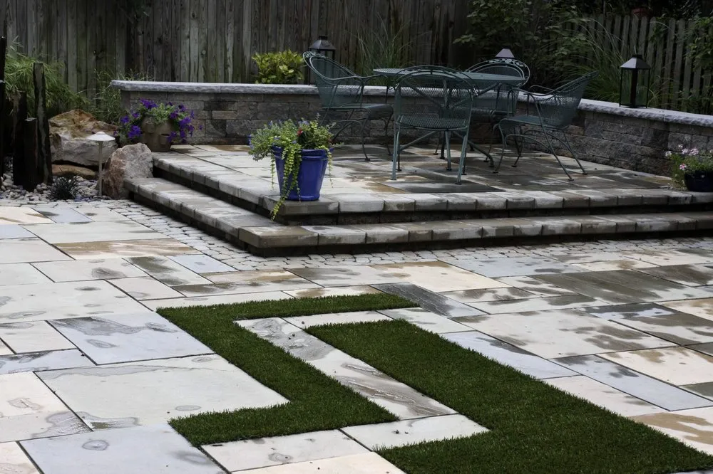 Expert outdoor landscaping in Pittsburgh, PA by Kimicata Brothers