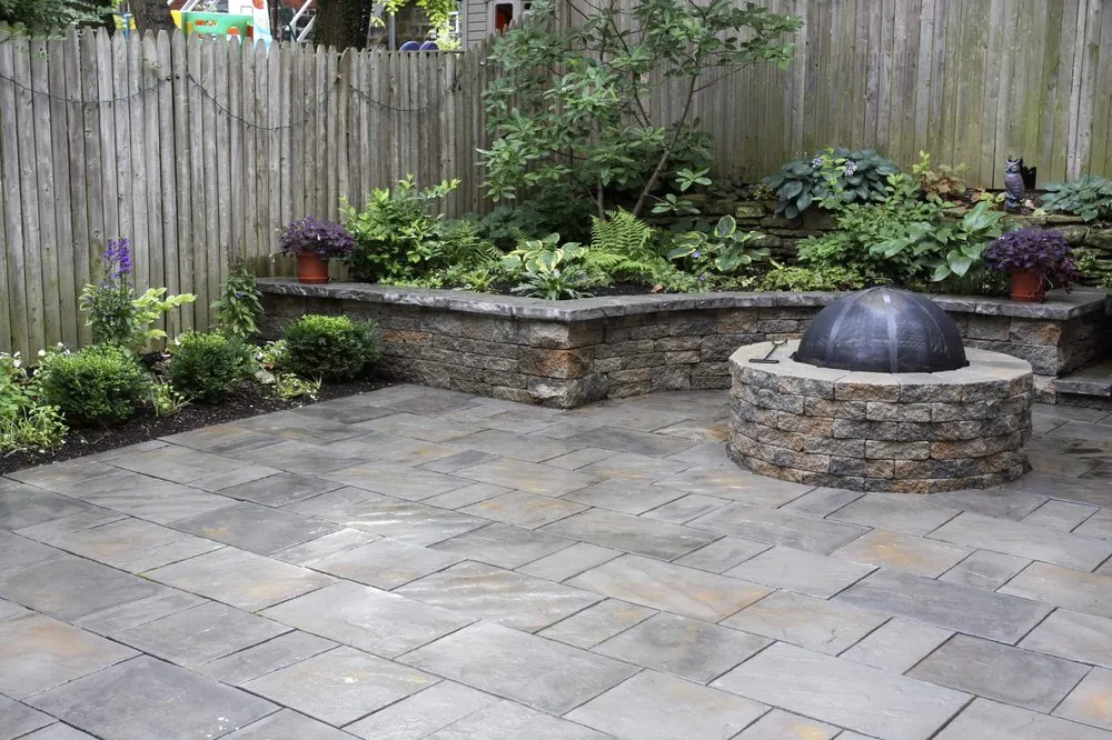 Professional outdoor landscaping in Pittsburgh, PA - Kimicata Brothers
