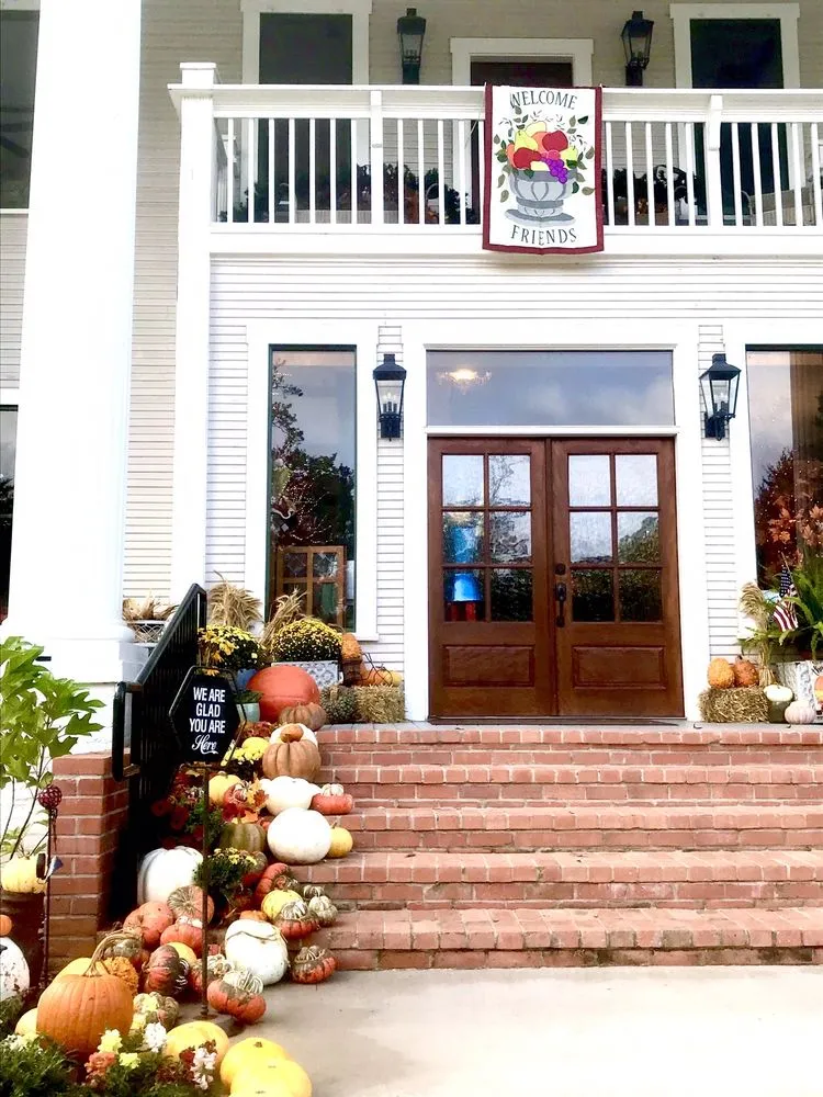 Top-rated lawn care service in Huntsville, TX - Kim's Home and Garden Center