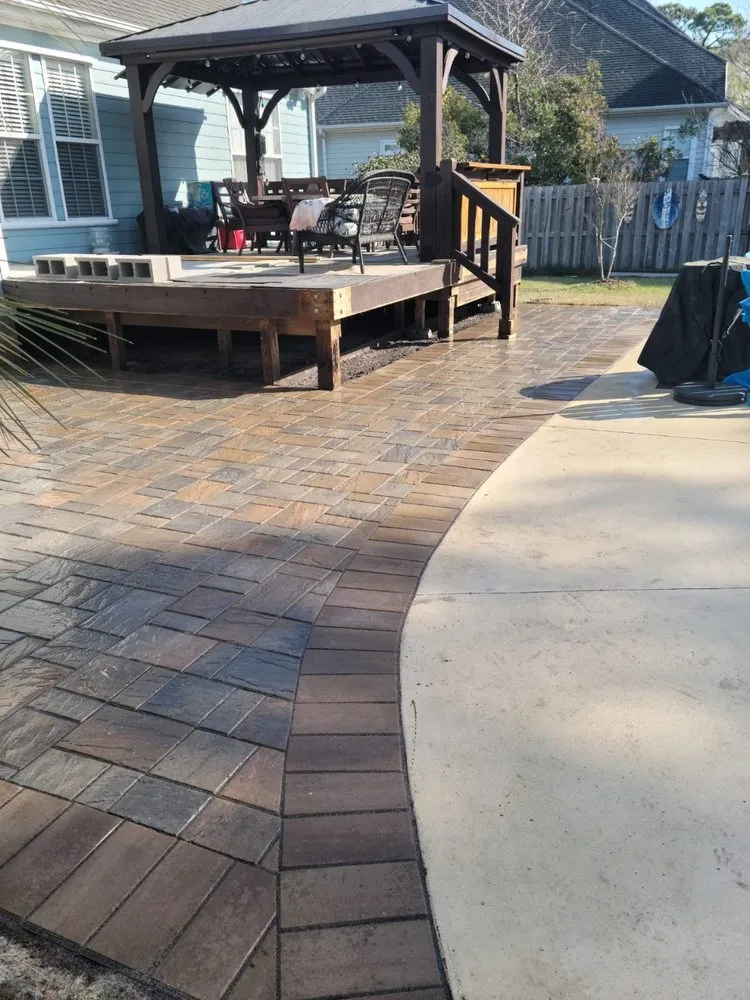 Custom landscape installation with custom design in Wilmington, NC by King Fish Landscaping