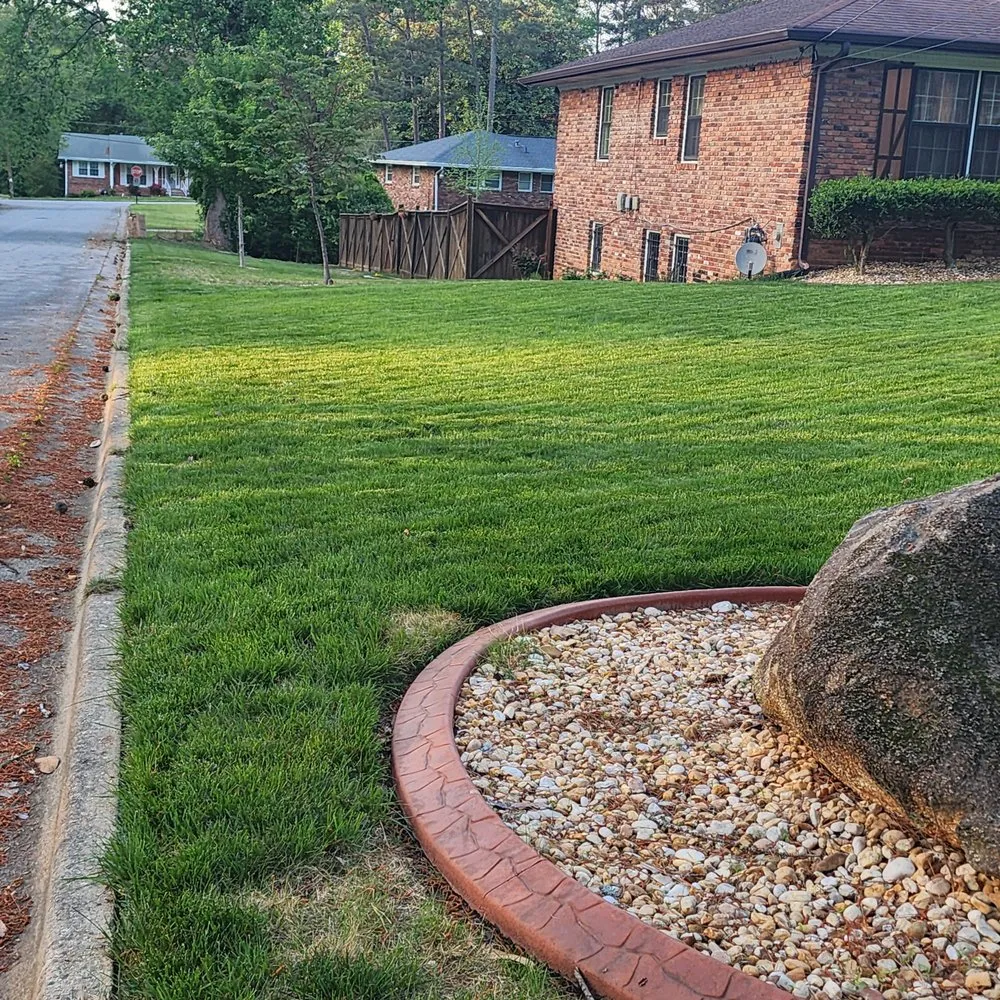 Custom garden landscaping for beautiful yards across Gainesville, GA - King Green