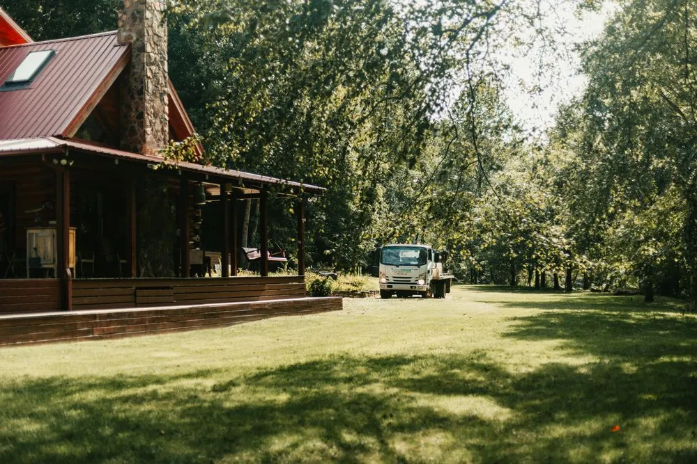 Affordable yard cleanup service experts serving Peachtree City, GA - King Green