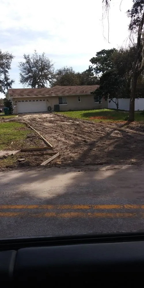 Expert yard cleanup service near you in Deltona, FL by King Krete Lawn Service