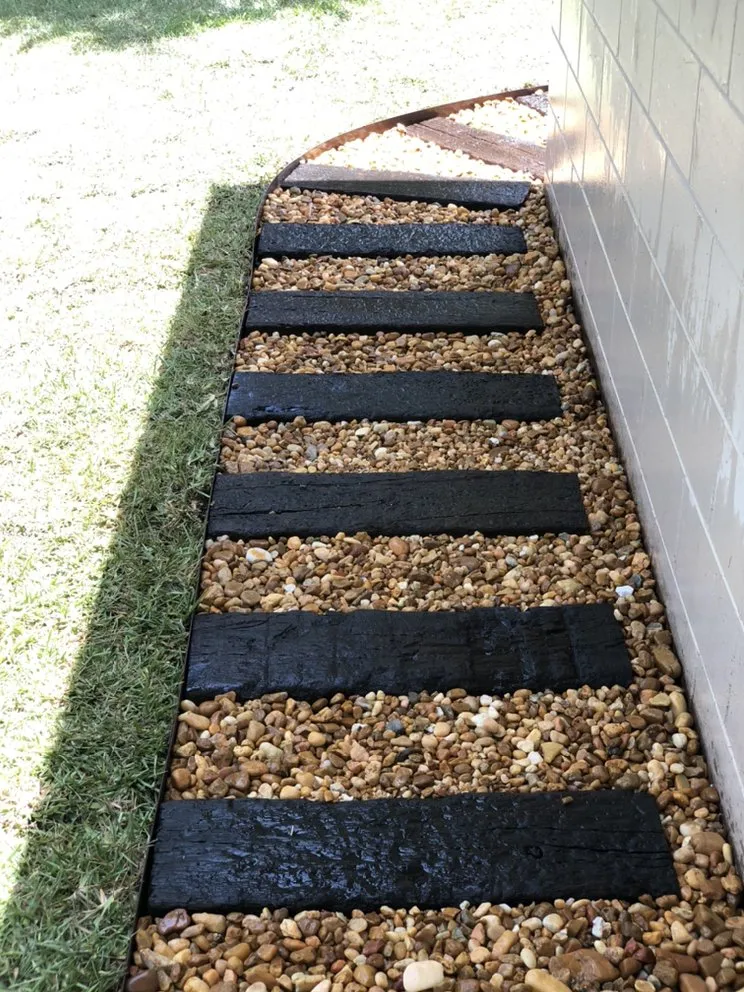 Reliable lawn mowing service experts serving Apopka, FL - King Kutz Landscaping