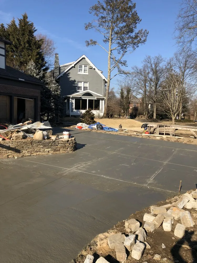 Expert yard maintenance in East Rockaway, NY - King Landscape Service