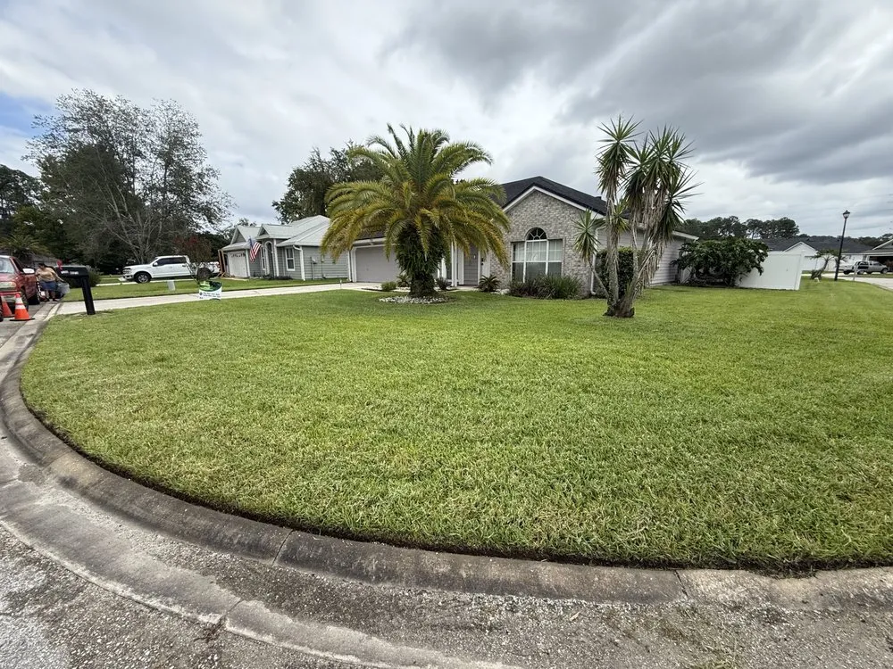 Expert lawn care service for beautiful yards across Jacksonville, FL - King Lawn Care & Exterior
