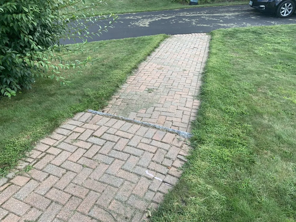 Trusted lawn mowing service experts serving Barrington, NH - King Of Diamonds