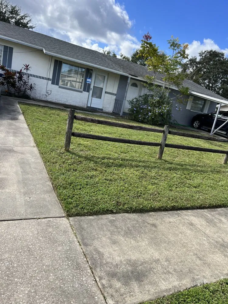 Custom residential landscaping in Melbourne, FL by King of lawns lawn care services