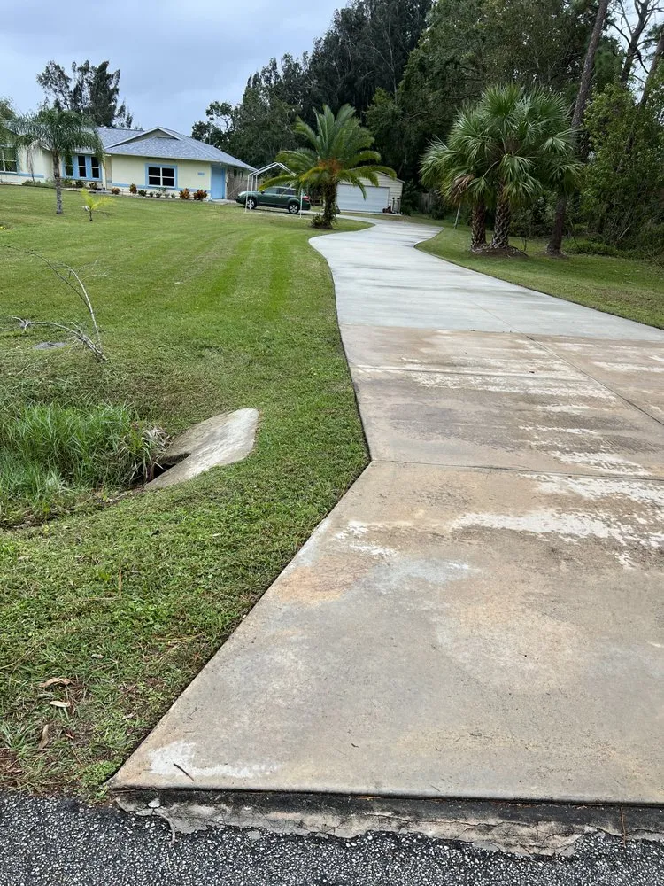 Top-rated residential landscaping experts serving Melbourne, FL - King of lawns lawn care services