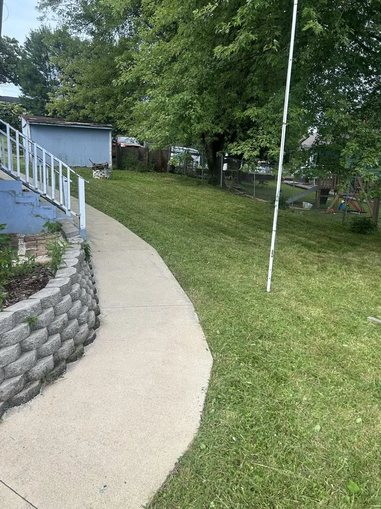 Reliable yard cleanup service for homes across Morgantown, WV - King Solomon Creations Lawncare