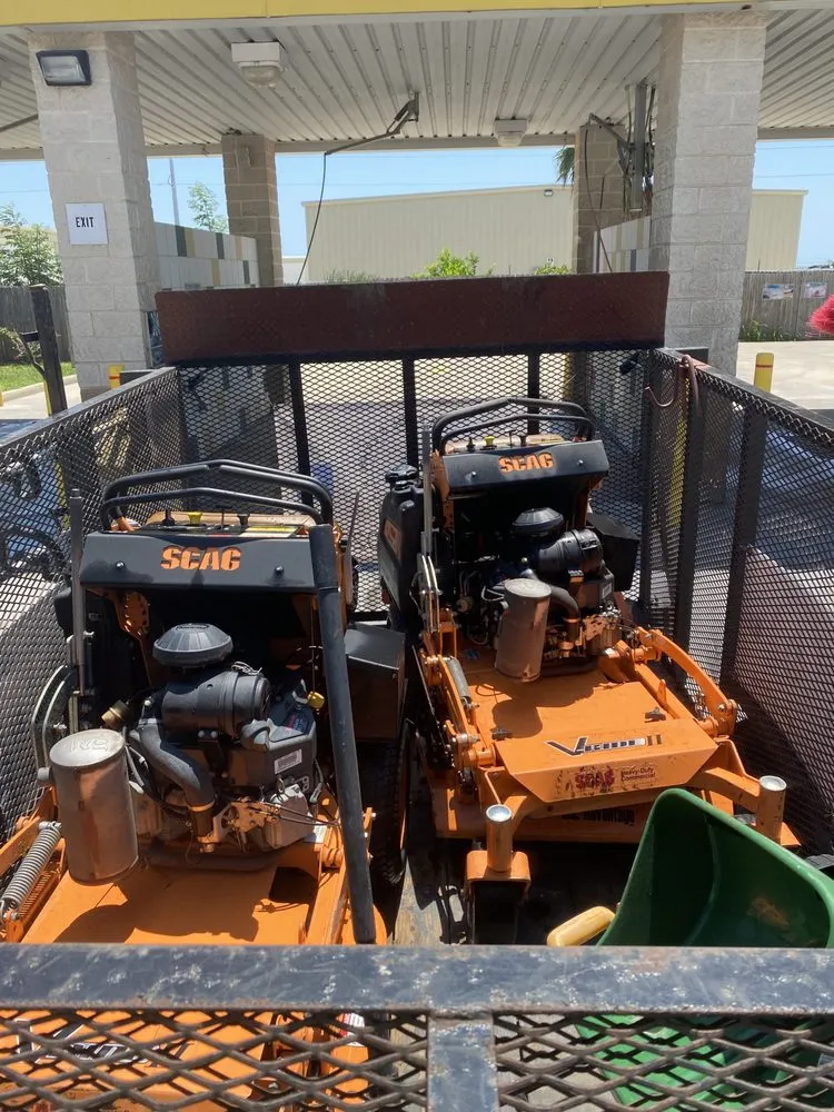 Top-rated yard maintenance experts serving Corpus Christi, TX - Kingdom Pool and Lawn