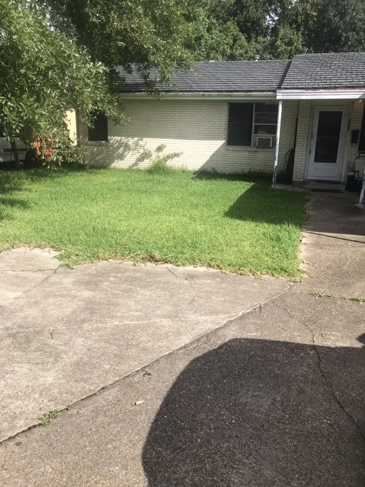 Local lawn care service experts serving Houma, LA - Kingdom Way Services