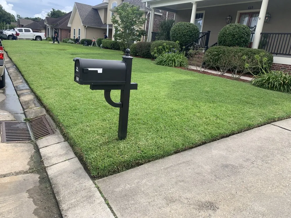 Affordable outdoor landscaping experts serving Chalmette, LA - KingdomCuts Landscaping Maintenance and Lawn care