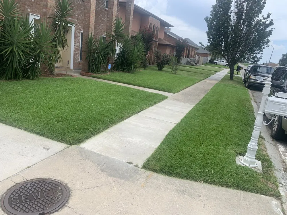 Custom lawn mowing service for beautiful yards in Chalmette, LA by KingdomCuts Landscaping Maintenance and Lawn care