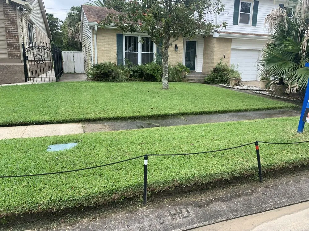 Professional lawn care service experts serving Chalmette, LA - KingdomCuts Landscaping Maintenance and Lawn care
