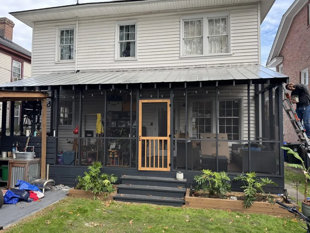 Top-rated yard maintenance for homes in Charleston, SC by Kingfisher Exterior Contractors