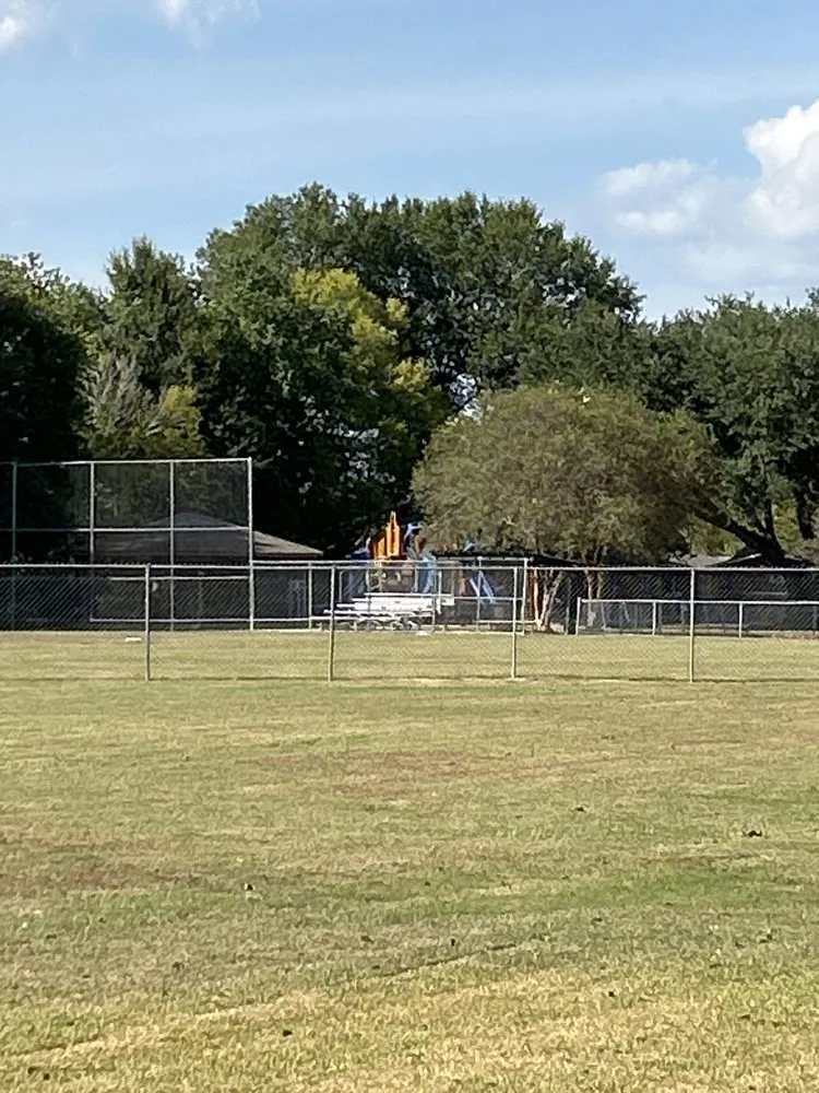 Trusted yard cleanup service near you across White Castle, LA - KingHenryLawnService