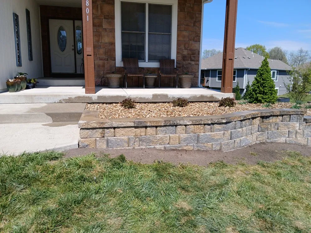 Local outdoor landscaping for homes in Kansas City, KS by Kingrose Landscaping
