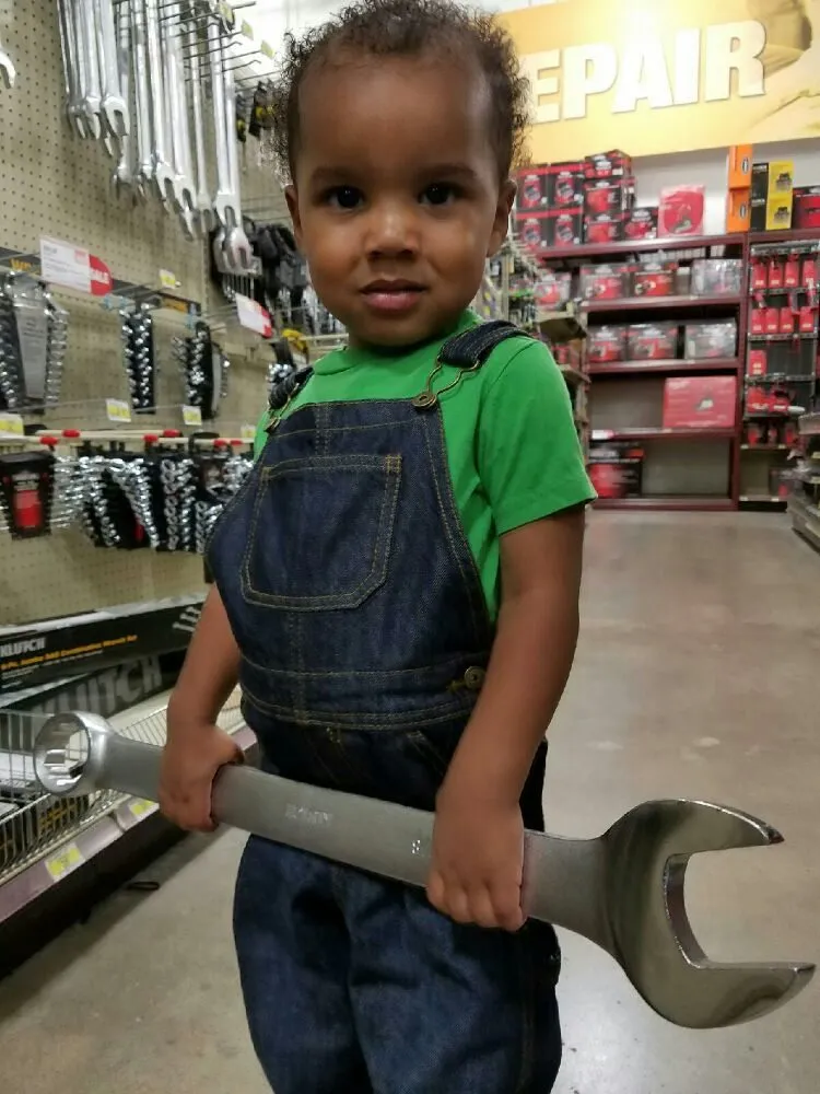 Top-rated lawn mowing service in San Antonio, TX by King's Complete Service