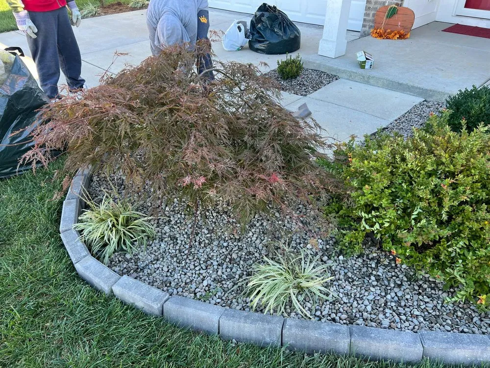 Custom landscape installation experts serving Hillview, KY - Kings' Hands