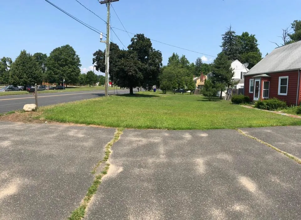 Professional landscaping services for beautiful yards in Chicopee, MA by King's Landscape