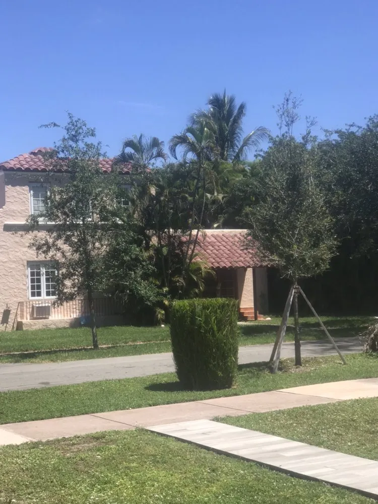 Professional yard maintenance in Miami, FL by King's Landscaping