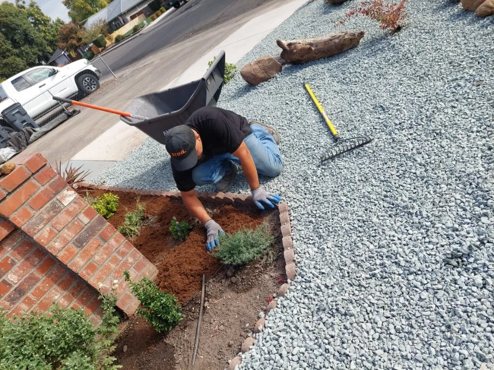 Expert garden landscaping experts serving White City, OR - Kings Landscaping