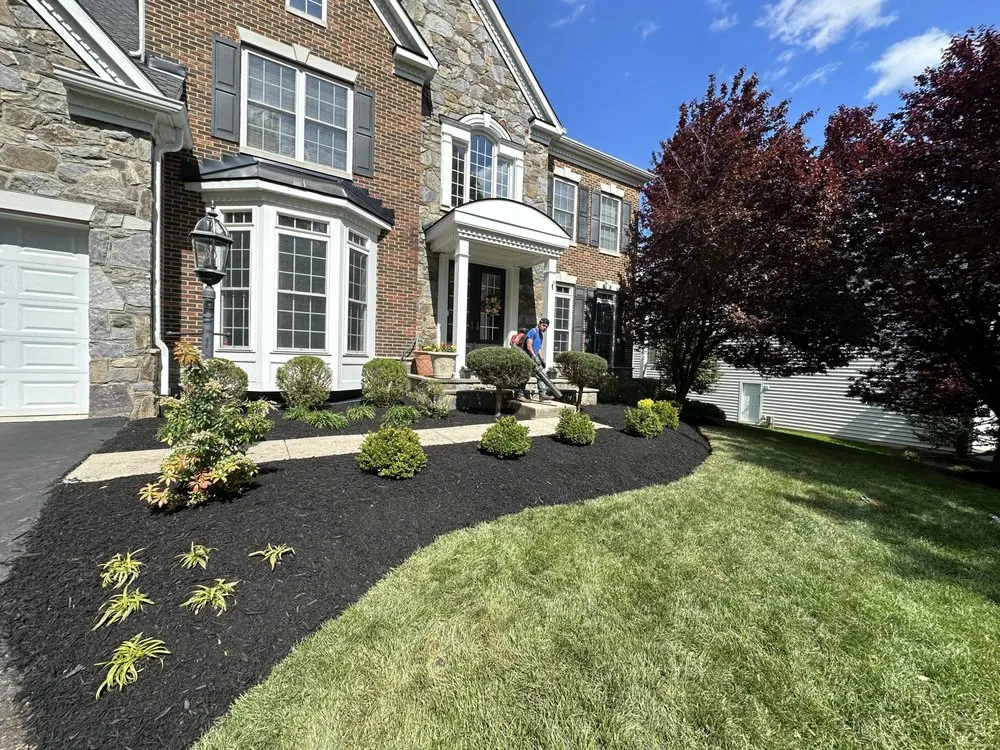 Custom outdoor landscaping experts serving Waxhaw, NC - King's Lawn & Landscape