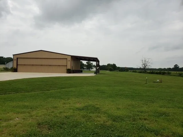 Trusted yard maintenance experts serving Livingston, TX - Kings Lawn Care & Maintenance