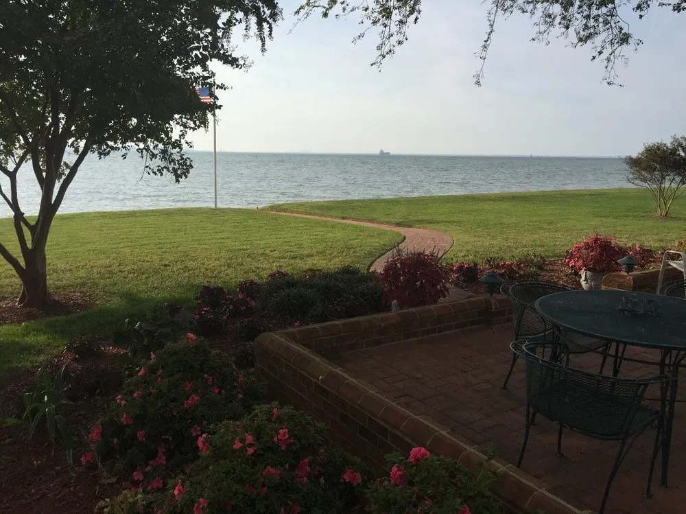 Custom landscape installation experts serving Hampton, VA - Kings Lawn Care Services Etc