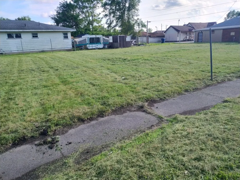 Professional outdoor landscaping experts serving Terre Haute, IN - Kings Lawn Care