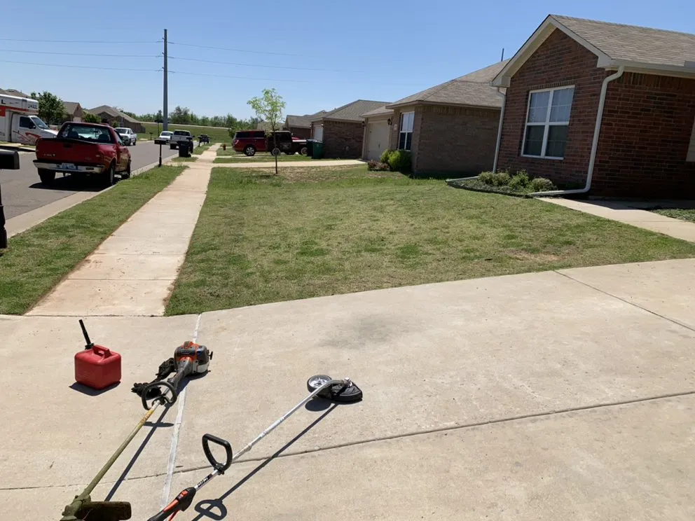 Affordable outdoor landscaping experts serving Oklahoma City, OK - Kings Lawncare Service