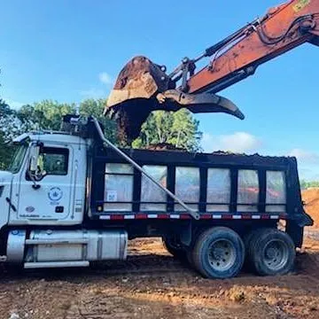 Reliable lawn care service for year-round maintenance across Atlanta, GA - King's Way Trucking Services